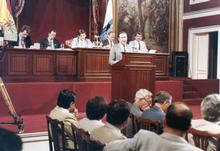 Acto de investidura del presidente del Gobierno de Canarias en la I Legislatura, Jerónimo Saavedra