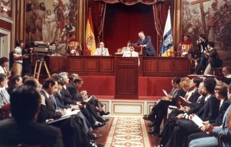 Pleno inicial de la I Legislatura (1983-1987)