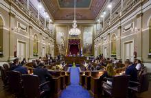 El Salón de Plenos del Parlamento de Canarias.