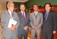 Fotografía El presidente del Parlamento, Antonio Castro, recibió a los representantes de Cruz Roja en Canarias 
