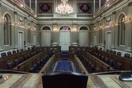 Salón de Plenos del Parlamento de Canarias