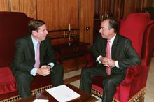 El presidente del Parlamento, Gabriel Mato, y el alcalde de Santa Cruz, Miguel Zerolo