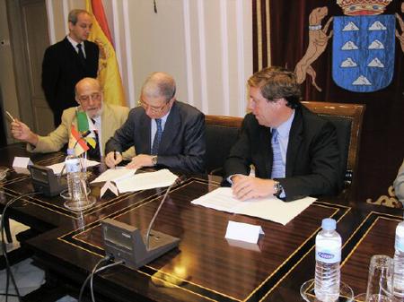 El Parlamento acoge la constitución de la Fundación Galileo Galilei para el desarrollo de la astrofísica El Parlamento acoge la constitución de la Fundación Galileo Galilei para el desarrollo de la astrofísica