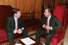 Fotografía Gabriel Mato realiza su primera visita institucional al Ayuntamiento de Santa Cruz 