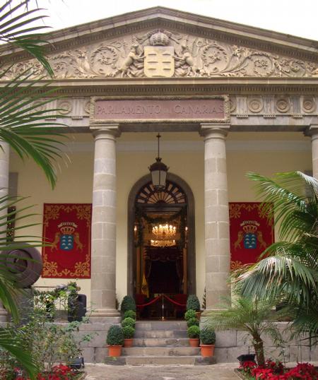 El Parlamento abre sus puertas para celebrar el Día de Canarias