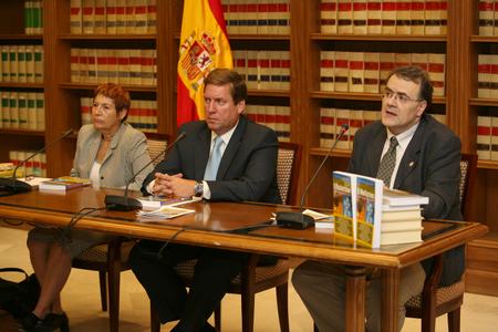 Ángel Sierra, Gabriel Mato y Jorge Febles en un momento de la presentación del libro