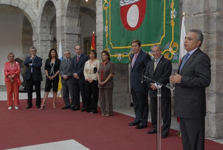 Recepción a la Mesa del Parlamento de Canarias en el Parlamento de Cantabria