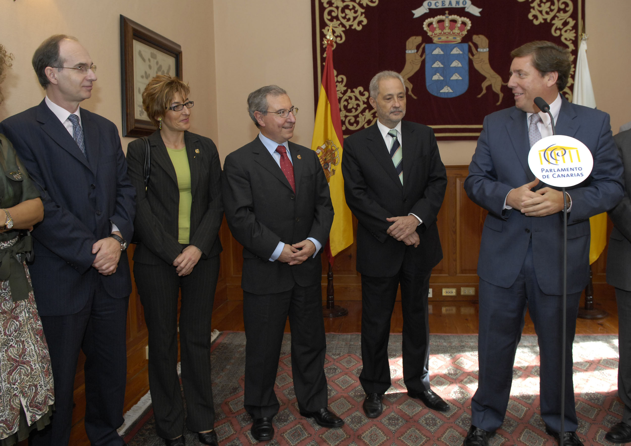 Intervención del presidente del Parlamento de Canarias durante la recepción ofrecida a la delegación cántabra en la Cámara legislativa
