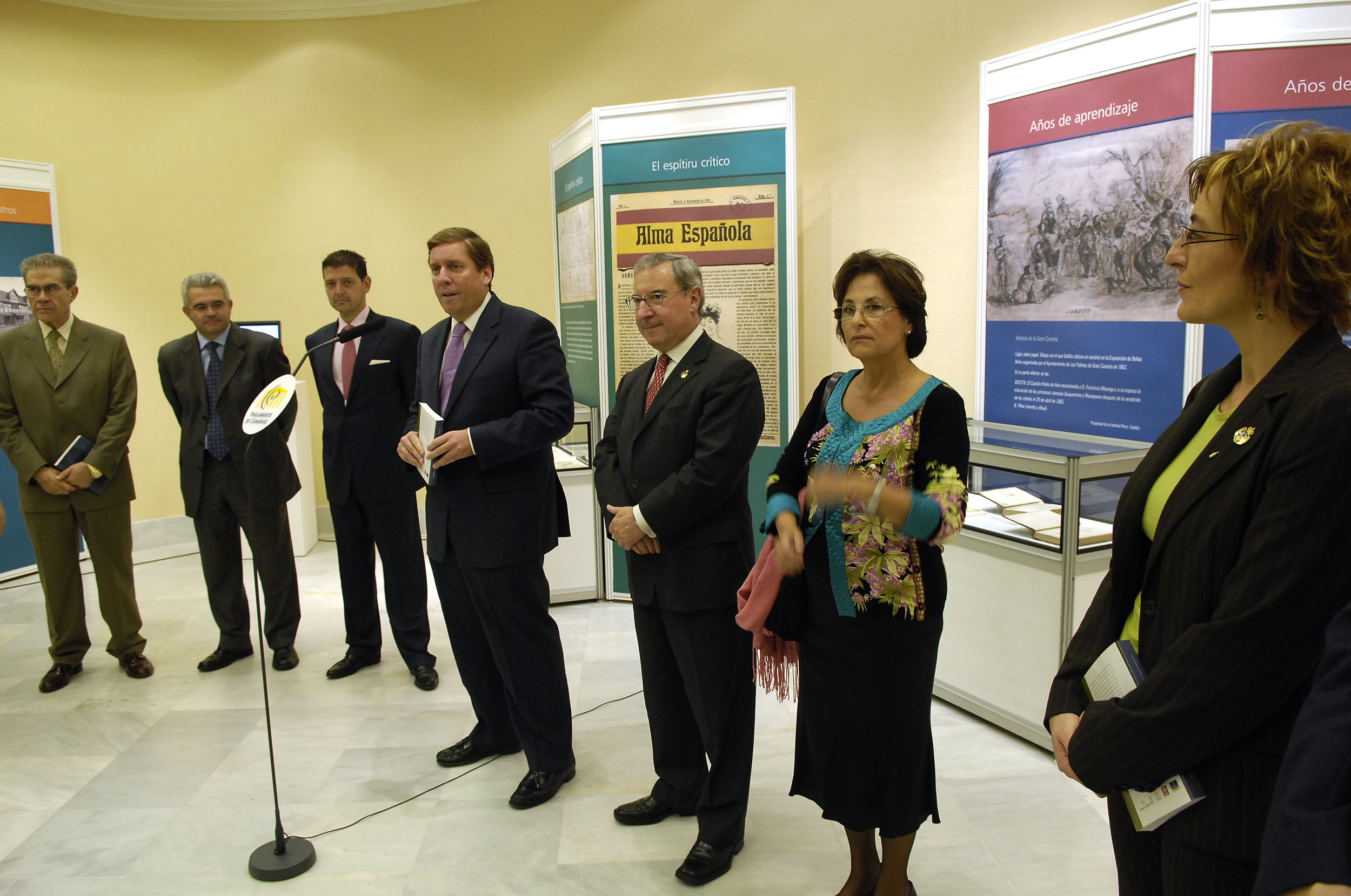 Los presidentes de los parlamentos de Cantabria y Canarias presentaron en Santa Cruz de Tenerife el libro Galdós en su tiempo