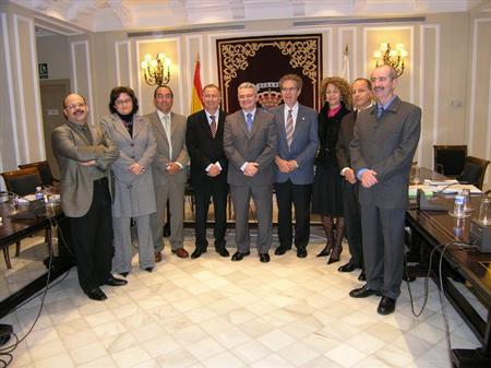 Miembros de la ponencia encargada de elaborar la propuesta para la reforma del Estatuto de Autonomía de Canarias (archivo) Miembros de la ponencia encargada de elaborar la propuesta para la reforma del Estatuto de Autonomía de Canarias (archivo)