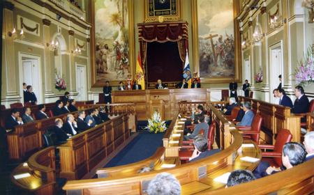 Celebración del Día de Canarias y X aniversario de la Constitución del Parlamento de Canarias (1993) Celebración del Día de Canarias y X aniversario de la Constitución del Parlamento de Canarias (1993)