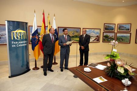 Momento de la inauguración en la Sala del Estatuto de Autonomía