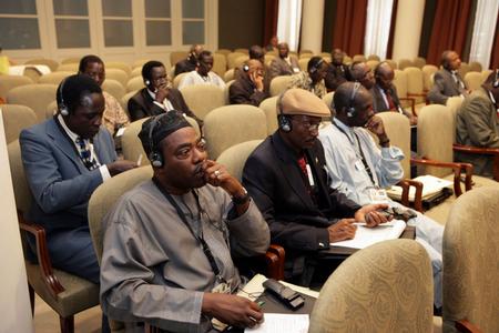 Los participantes en el salón de Actos del Parlamento durante la celebración del Seminario.
