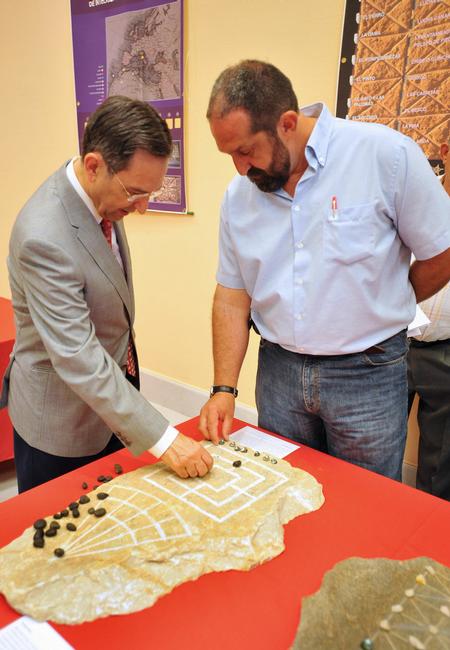 El presidente del Parlamento y José Manuel Espinel.