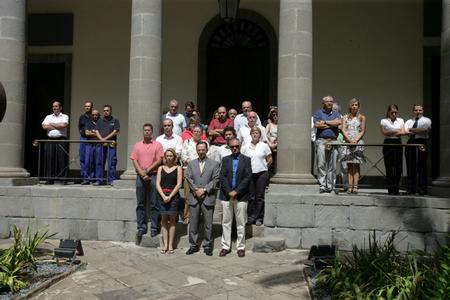 Minuto de silencio en el jardín del Parlamento.