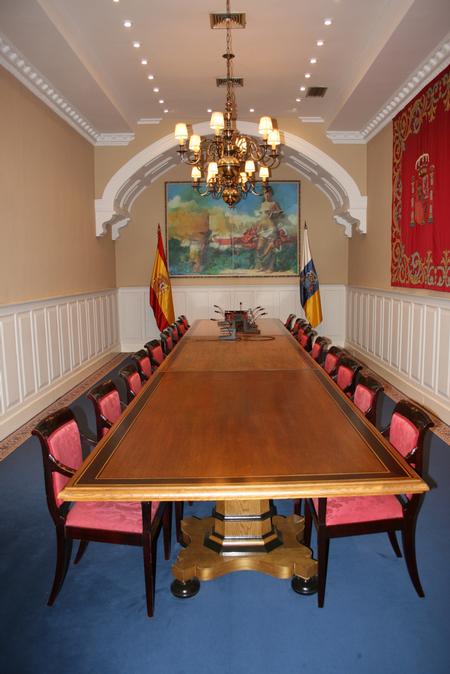 Reunión sobre los niños desaparecidos en Canarias <br> 16.00 horas