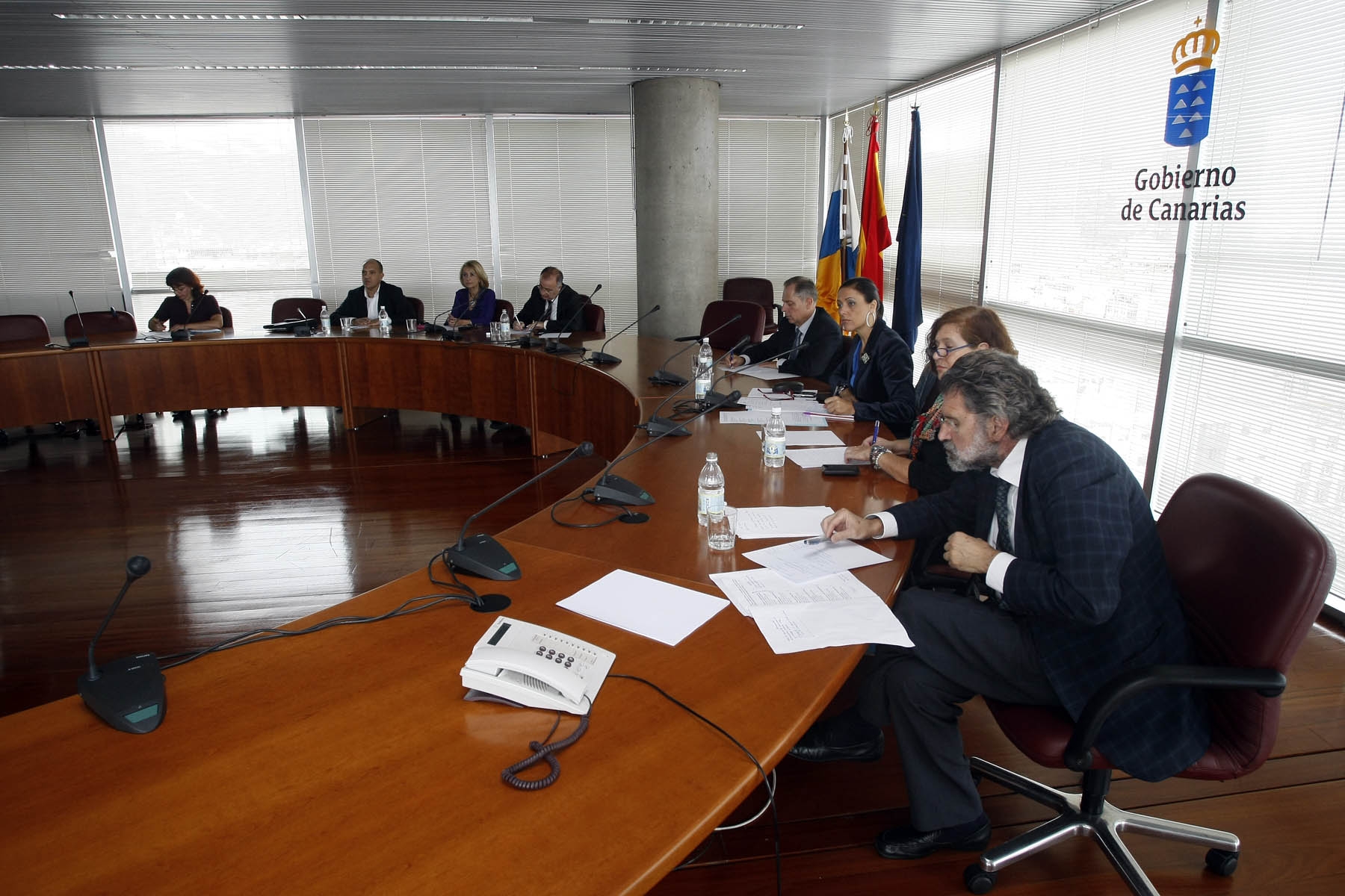 Un momento de la reunión de la Subcomisión de Inmigración en la Consejería de Bienestar Social en Las Palmas de Gran Canaria.