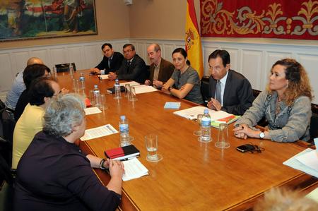 El presidente del Parlamento Antonio Castro y los Portavoces de los Grupos Parlamentarios