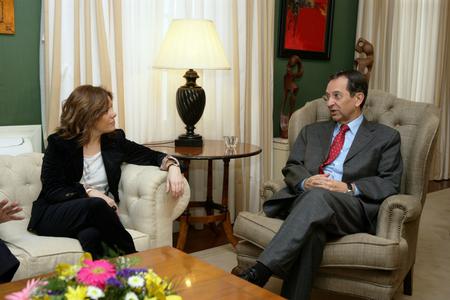 Reunión con la Portavoz del Grupo Parlamentario del Partido Popular en el Congreso de los Diputados