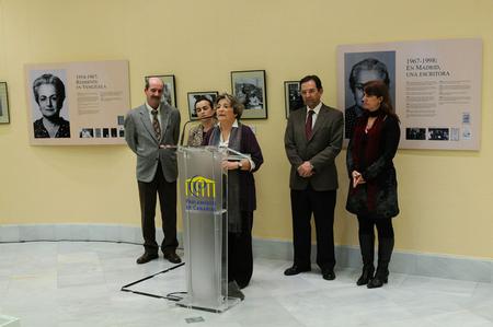 El Parlamento de Canarias, acoge una exposición sobre la vida y obra de la escritora canaria, María Rosa Alonso.