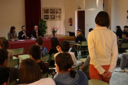 El Parlamento de Canarias acudió a las aulas del Instituto 