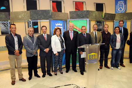 Autoridades y Diseñadores