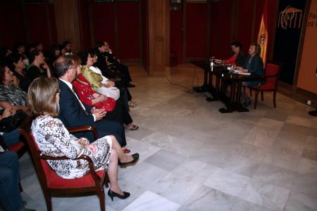 Conferencia Dictada por Amelia Valcarcel - le acompaña la Directora del Instto de Igualdad del Gbno de Canarias