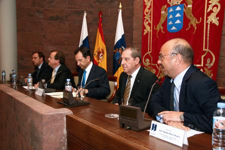 Mesa de Honor del Acto del Colegio Notarial de Canrias