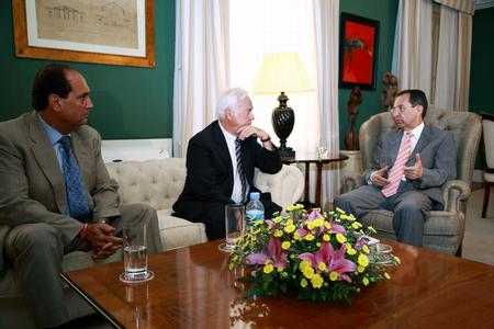 Antonio Castro en compañía de Fernando Redondo -Presidente del CES-  y  Carlos Balcárcel - Secretario del CES -