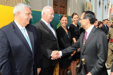 Saludo al resto de autoridades