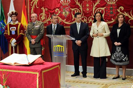 Las principales autoridades durante el acto.