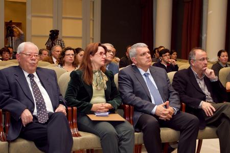 Diputados del Parlamento durante el homenaje. Diputados del Parlamento durante el homenaje.