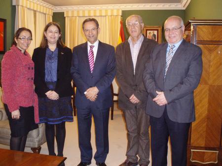 Antonio Castro con el equipo directivo del Consejo Escolar de Canarias.