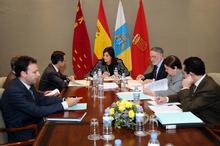 La Comisión permanente de la Coprepa y los letrados de las Cámaras legislativas en un momento de la reunión.