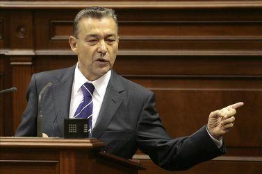 Paulino Rivero consiguió la confianza de la Cámara legislativa.
