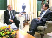 Fotografía El nuevo cónsul general de Uruguay en Canarias en el Parlamento 