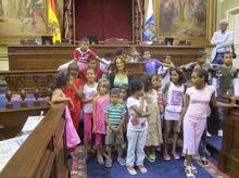 Fotografía Visita al Parlamento de un grupo de niños saharauis 