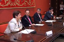 Presentación de la biblioteca Vieravirtual en la sala de cabildos del Parlamento.