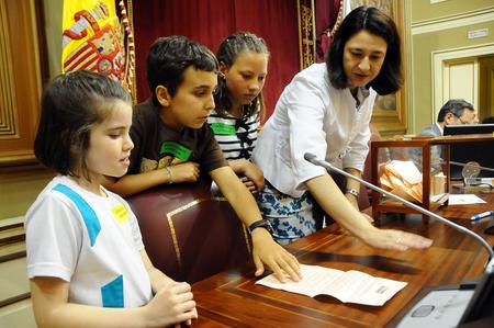 Recuento de la votación. con los portavoces.