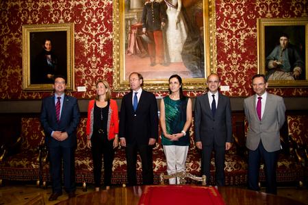 Los presidentes de los Parlamentos de Canarias, País Vasco, Galicia, Extremadura y Navarra con el presidente del Senado.