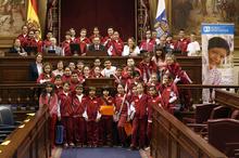 Pleno en el Parlamento de Canarias organizado por Aldes Infantiles SOS España (3).