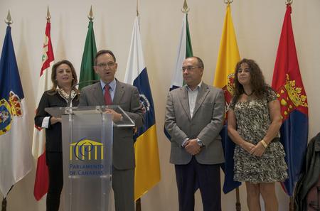Antonio Castro, Julio Cruz, Cristina Valido y la comisaria de la exposición, Mency Méndez.