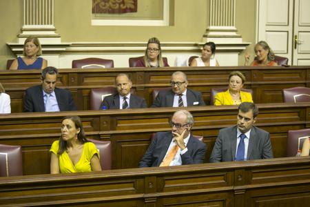 Grupo Parlamentario Popular en el salón del plenos.