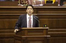 Fotografía El Parlamento pide al Gobierno ampliar a todos los alumnos de la ESO las mismas condiciones para acceder al transporte gratuito 