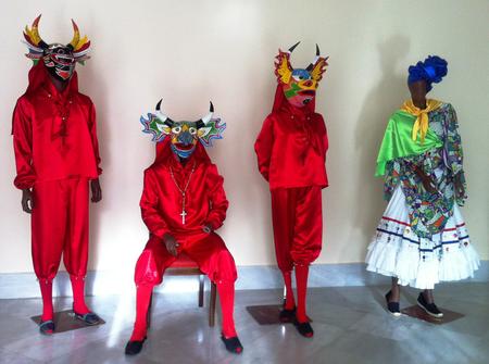 Exposición de trajes típicos venezolanos.