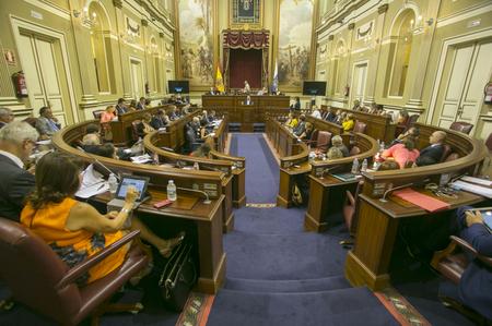 Salón de Plenos del Parlamento de Canarias.