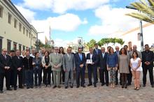 Fotografía El Parlamento de Canarias entregó su Medalla de oro al Cabildo de Fuerteventura 