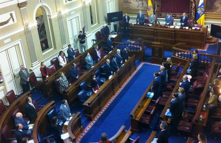 Minuto de silencio por el fallecimiento de Nelson Mandela. Minuto de silencio por el fallecimiento de Nelson Mandela.