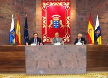 Fotografía Conferencia sobre Protocolo del introductor de embajadores del Ministerio de AA.EE, José María Rodríguez 