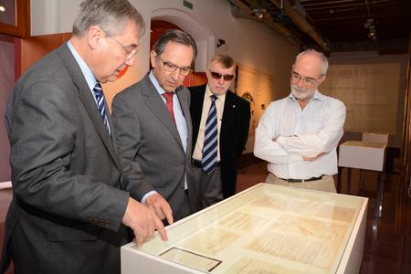 El presidente del Parlamento en la nueva sede de la Fundación Juan Negrín.